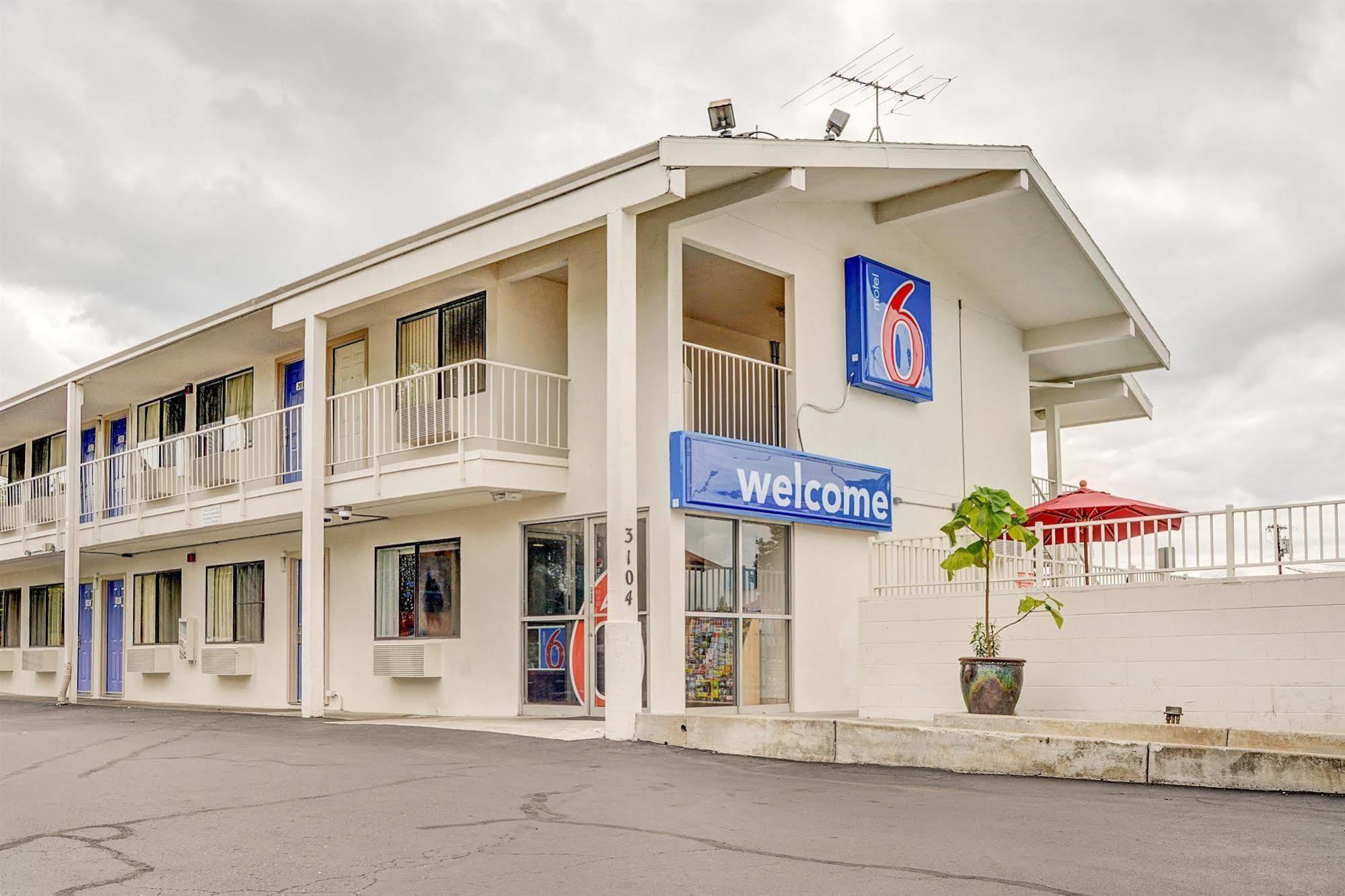 Motel 6-Portland, Or - Central Exterior photo