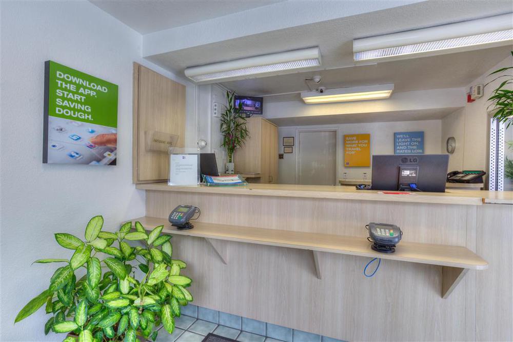 Motel 6-Portland, Or - Central Interior photo