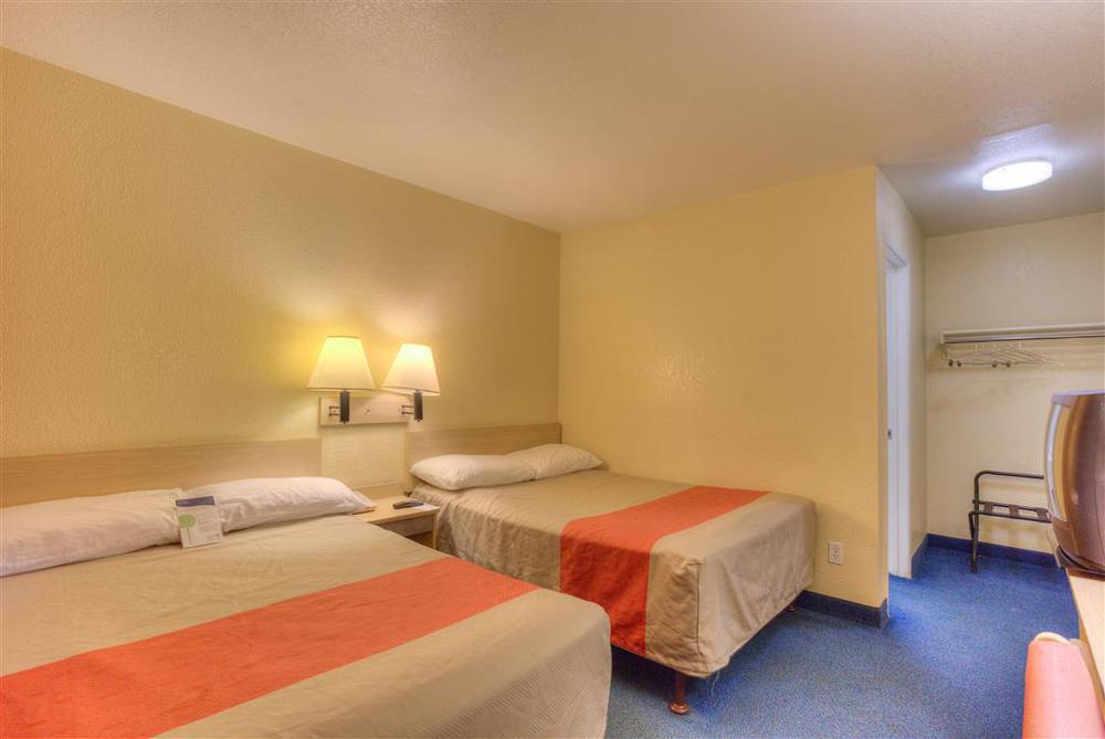 Motel 6-Portland, Or - Central Room photo