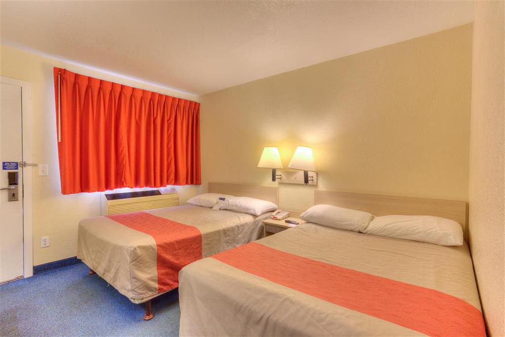 Motel 6-Portland, Or - Central Room photo