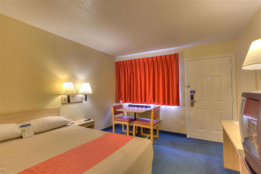 Motel 6-Portland, Or - Central Room photo